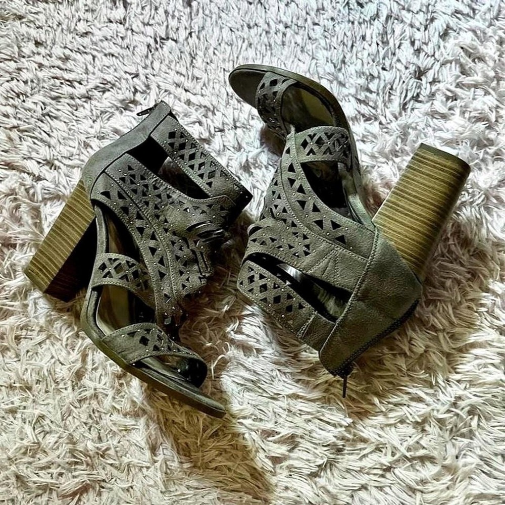 Boho Earthy Glam Indie Faux Suede Cutout Heeled Sandal Womens 9 Western Rustic